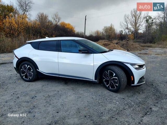 Белый Киа EV6, объемом двигателя 0 л и пробегом 66 тыс. км за 24000 $, фото 8 на Automoto.ua