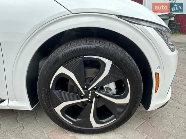 Белый Киа EV6, объемом двигателя 0 л и пробегом 7 тыс. км за 29999 $, фото 11 на Automoto.ua