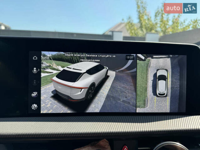 Белый Киа EV6, объемом двигателя 0 л и пробегом 25 тыс. км за 36900 $, фото 60 на Automoto.ua