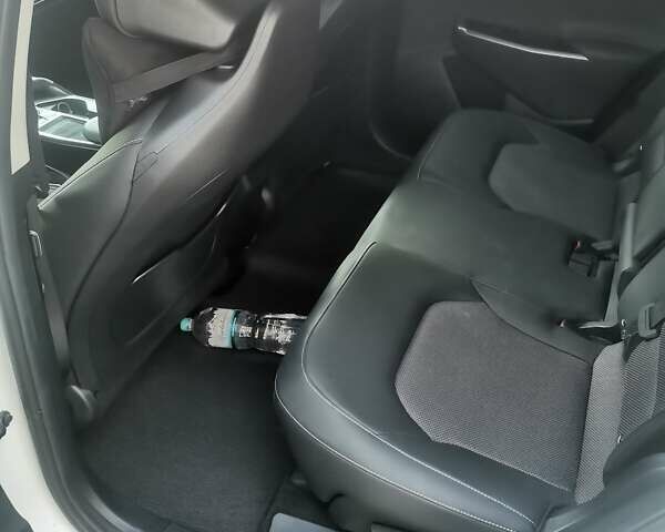Белый Киа EV6, объемом двигателя 0 л и пробегом 24 тыс. км за 25200 $, фото 35 на Automoto.ua