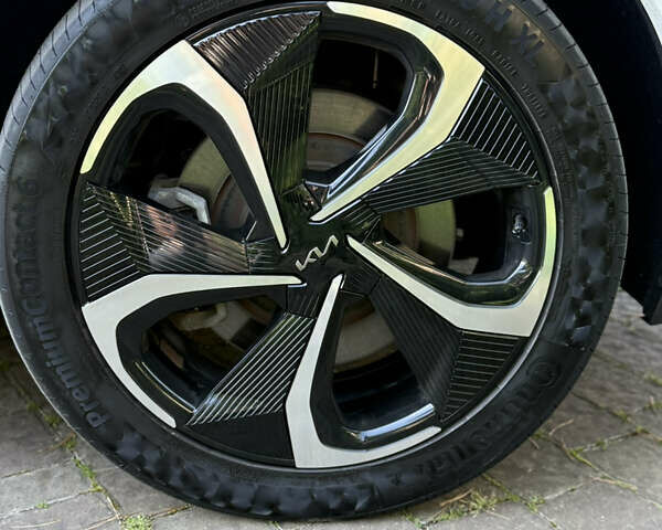 Белый Киа EV6, объемом двигателя 0 л и пробегом 61 тыс. км за 32000 $, фото 25 на Automoto.ua
