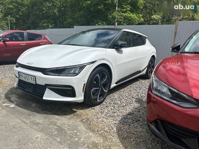 Белый Киа EV6, объемом двигателя 0 л и пробегом 7 тыс. км за 31999 $, фото 2 на Automoto.ua