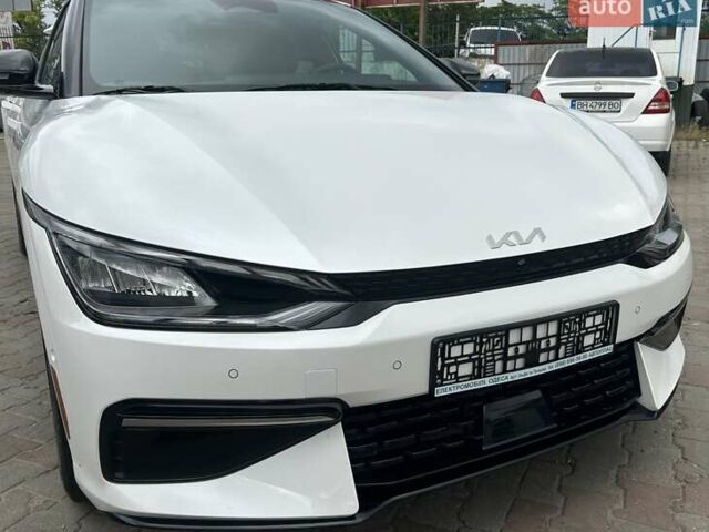 Белый Киа EV6, объемом двигателя 0 л и пробегом 7 тыс. км за 29999 $, фото 9 на Automoto.ua