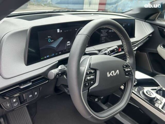 Белый Киа EV6, объемом двигателя 0 л и пробегом 7 тыс. км за 31999 $, фото 19 на Automoto.ua