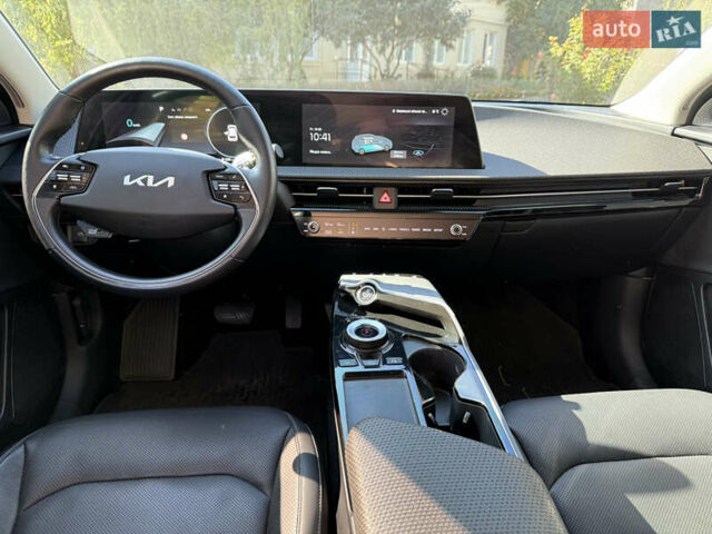 Белый Киа EV6, объемом двигателя 0 л и пробегом 86 тыс. км за 25500 $, фото 44 на Automoto.ua