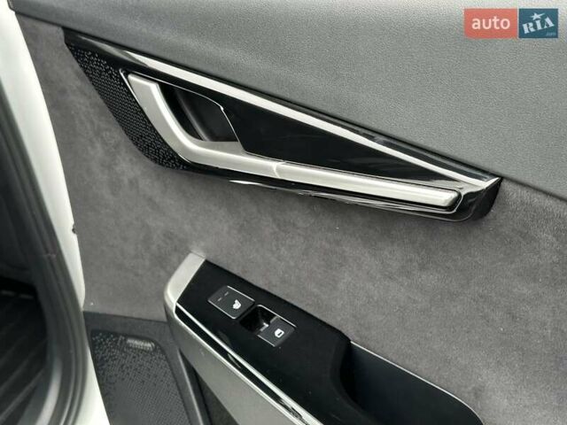 Білий Кіа EV6, об'ємом двигуна 0 л та пробігом 27 тис. км за 29490 $, фото 51 на Automoto.ua