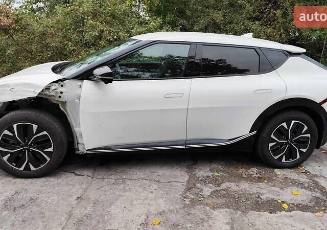 Білий Кіа EV6, об'ємом двигуна 0 л та пробігом 2 тис. км за 22000 $, фото 12 на Automoto.ua