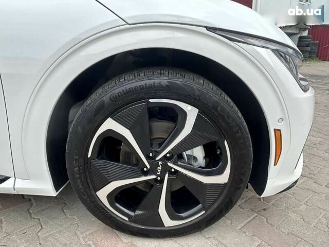 Белый Киа EV6, объемом двигателя 0 л и пробегом 7 тыс. км за 31999 $, фото 12 на Automoto.ua