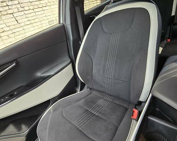 Белый Киа EV6, объемом двигателя 0 л и пробегом 34 тыс. км за 29500 $, фото 11 на Automoto.ua