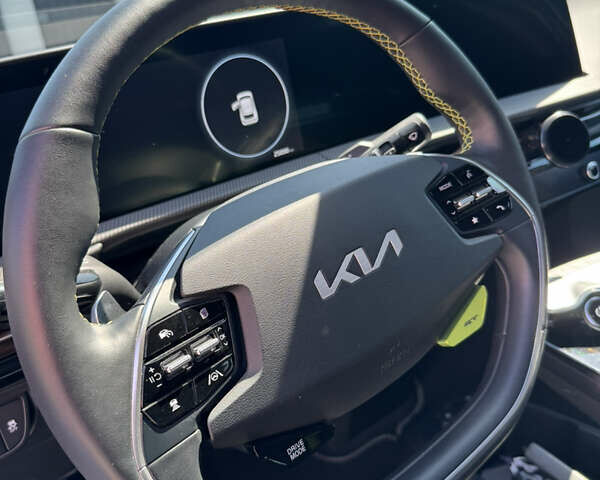 Белый Киа EV6, объемом двигателя 0 л и пробегом 25 тыс. км за 36900 $, фото 24 на Automoto.ua