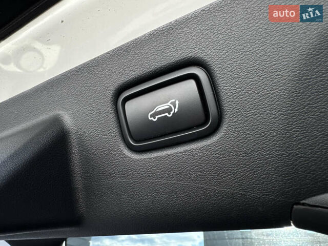 Белый Киа EV6, объемом двигателя 0 л и пробегом 8 тыс. км за 44500 $, фото 41 на Automoto.ua