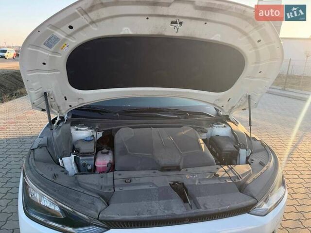 Білий Кіа EV6, об'ємом двигуна 0 л та пробігом 92 тис. км за 23900 $, фото 53 на Automoto.ua