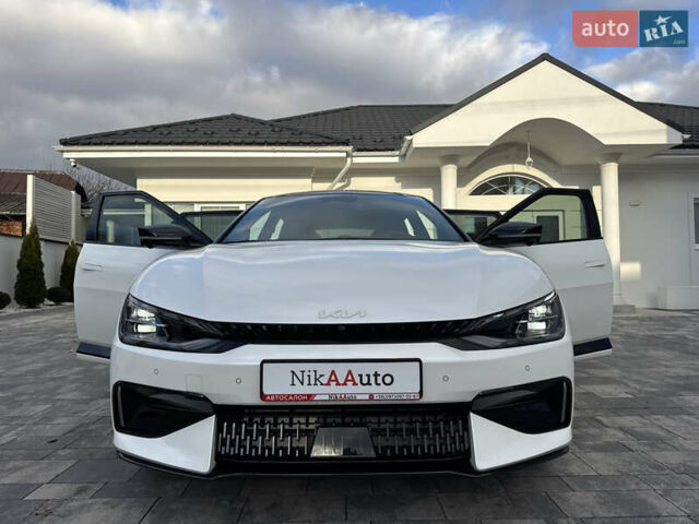 Белый Киа EV6, объемом двигателя 0 л и пробегом 8 тыс. км за 44500 $, фото 91 на Automoto.ua