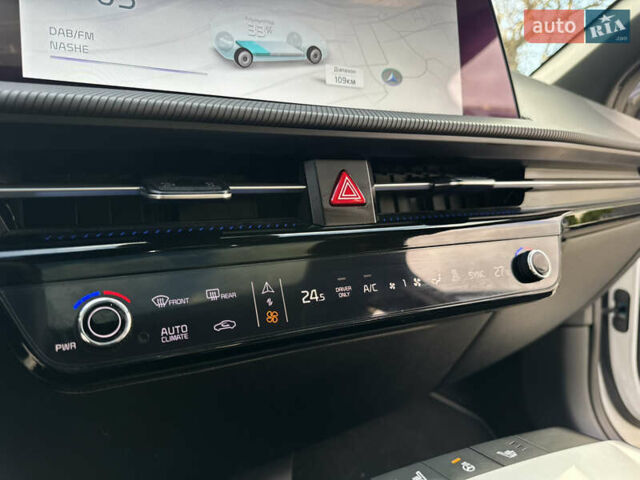 Белый Киа EV6, объемом двигателя 0 л и пробегом 8 тыс. км за 44500 $, фото 69 на Automoto.ua