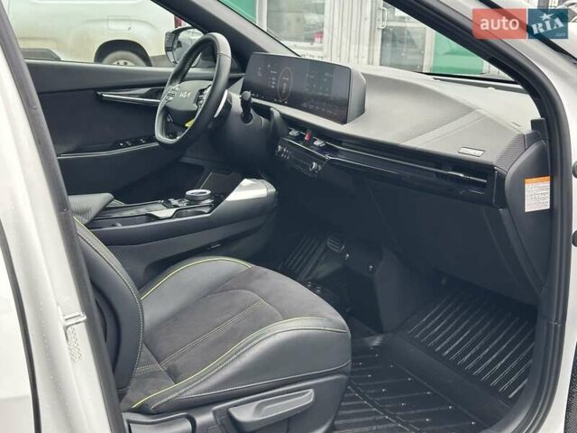 Білий Кіа EV6, об'ємом двигуна 0 л та пробігом 27 тис. км за 29490 $, фото 43 на Automoto.ua