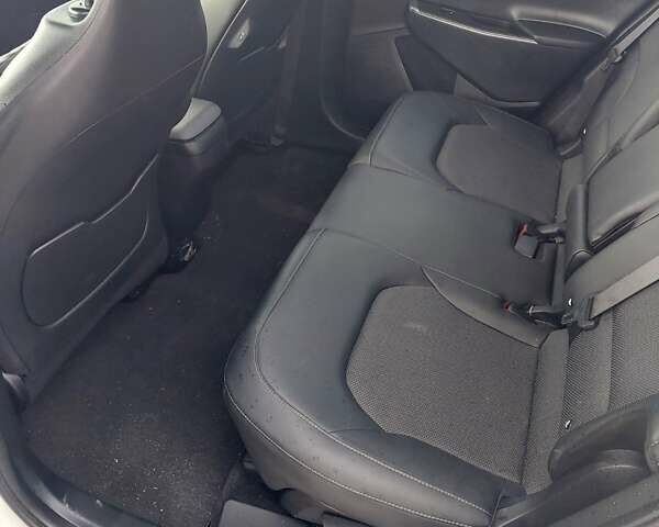 Белый Киа EV6, объемом двигателя 0 л и пробегом 67 тыс. км за 23700 $, фото 12 на Automoto.ua