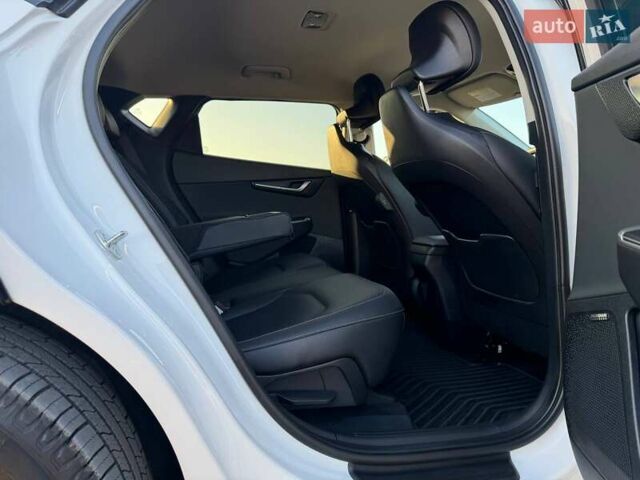 Білий Кіа EV6, об'ємом двигуна 0 л та пробігом 92 тис. км за 23900 $, фото 29 на Automoto.ua