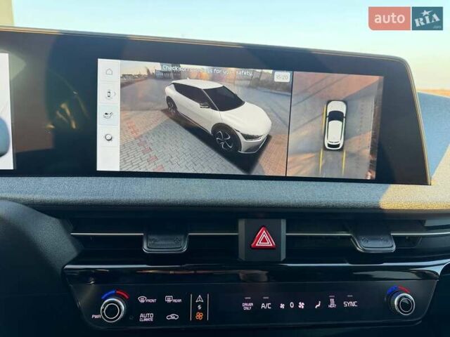 Білий Кіа EV6, об'ємом двигуна 0 л та пробігом 92 тис. км за 23900 $, фото 18 на Automoto.ua