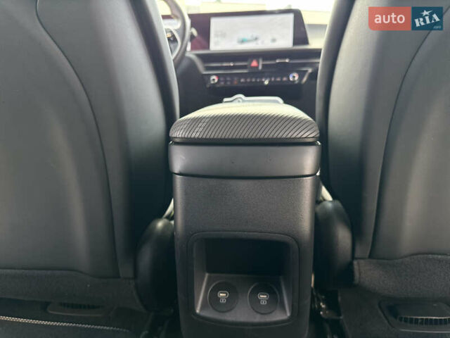 Белый Киа EV6, объемом двигателя 0 л и пробегом 8 тыс. км за 44500 $, фото 49 на Automoto.ua