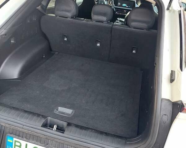 Белый Киа EV6, объемом двигателя 0 л и пробегом 67 тыс. км за 23700 $, фото 5 на Automoto.ua
