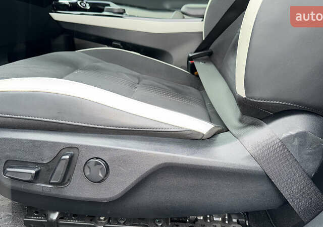 Білий Кіа EV6, об'ємом двигуна 0 л та пробігом 22 тис. км за 29500 $, фото 33 на Automoto.ua