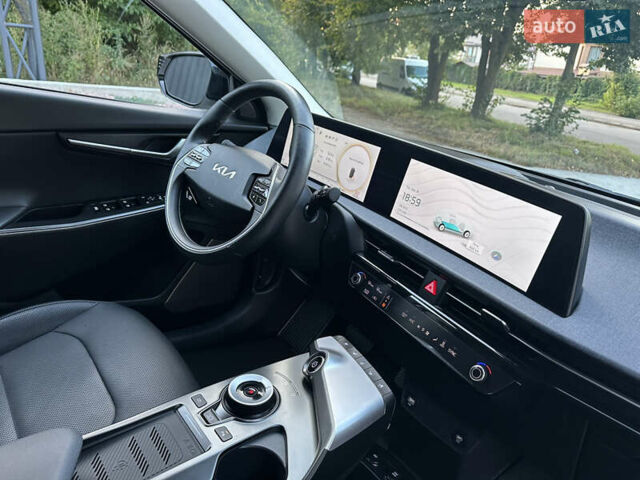 Белый Киа EV6, объемом двигателя 0 л и пробегом 16 тыс. км за 25400 $, фото 78 на Automoto.ua