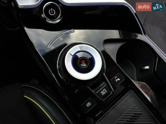 Белый Киа EV6, объемом двигателя 0 л и пробегом 8 тыс. км за 44500 $, фото 63 на Automoto.ua