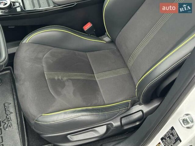 Білий Кіа EV6, об'ємом двигуна 0 л та пробігом 27 тис. км за 29490 $, фото 30 на Automoto.ua