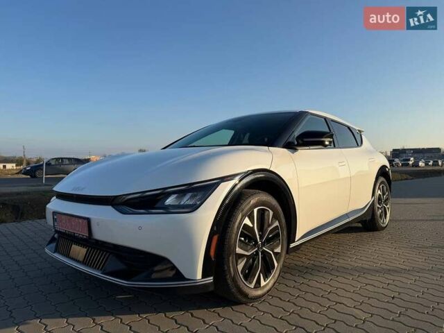 Білий Кіа EV6, об'ємом двигуна 0 л та пробігом 92 тис. км за 23900 $, фото 1 на Automoto.ua