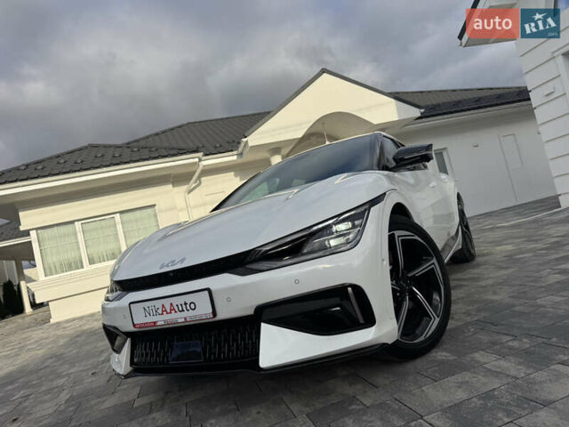 Белый Киа EV6, объемом двигателя 0 л и пробегом 8 тыс. км за 44500 $, фото 6 на Automoto.ua