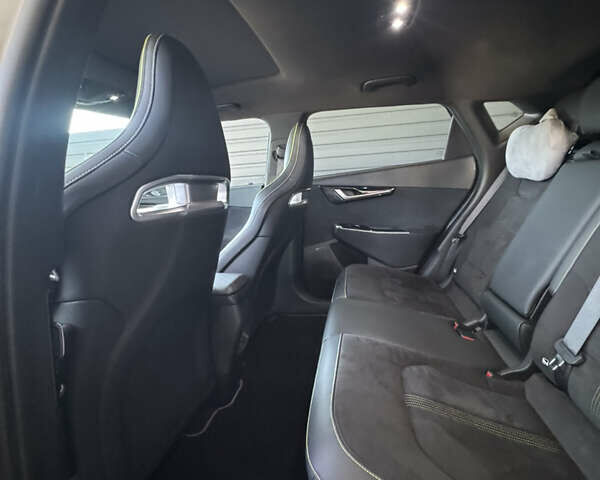 Белый Киа EV6, объемом двигателя 0 л и пробегом 25 тыс. км за 36900 $, фото 28 на Automoto.ua