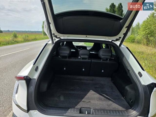 Белый Киа EV6, объемом двигателя 0 л и пробегом 23 тыс. км за 31900 $, фото 4 на Automoto.ua