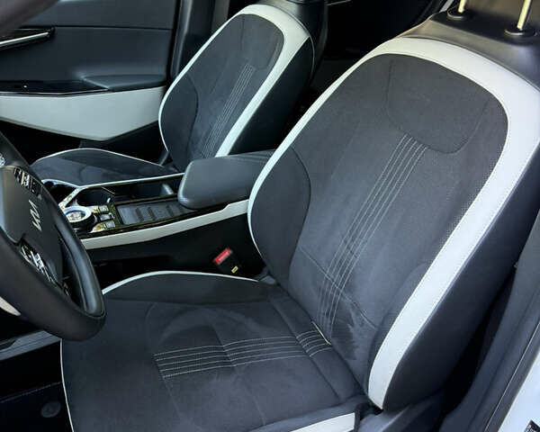Белый Киа EV6, объемом двигателя 0 л и пробегом 61 тыс. км за 32000 $, фото 14 на Automoto.ua