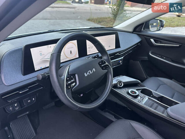 Белый Киа EV6, объемом двигателя 0 л и пробегом 16 тыс. км за 25400 $, фото 49 на Automoto.ua