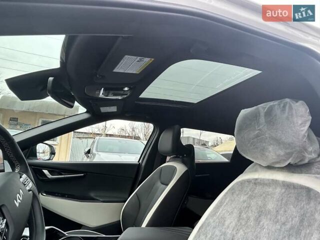 Белый Киа EV6, объемом двигателя 1.99 л и пробегом 11 тыс. км за 34999 $, фото 31 на Automoto.ua
