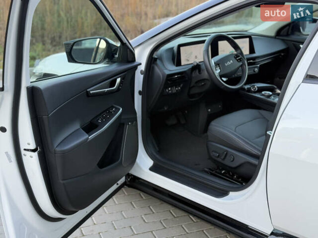 Білий Кіа EV6, об'ємом двигуна 0 л та пробігом 20 тис. км за 26500 $, фото 19 на Automoto.ua