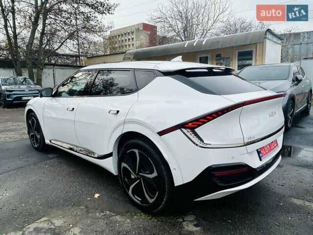 Белый Киа EV6, объемом двигателя 1.99 л и пробегом 11 тыс. км за 34999 $, фото 5 на Automoto.ua