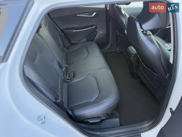 Білий Кіа EV6, об'ємом двигуна 0 л та пробігом 20 тис. км за 26500 $, фото 29 на Automoto.ua