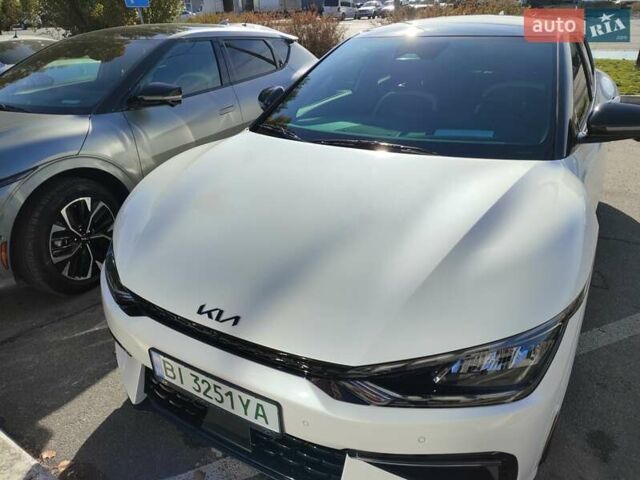 Белый Киа EV6, объемом двигателя 0 л и пробегом 4 тыс. км за 28900 $, фото 4 на Automoto.ua