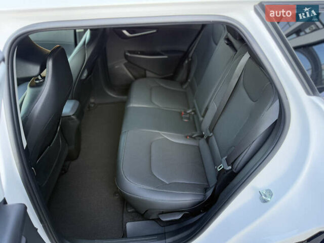 Білий Кіа EV6, об'ємом двигуна 0 л та пробігом 20 тис. км за 26500 $, фото 31 на Automoto.ua