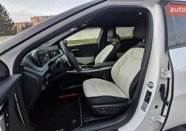 Белый Киа EV6, объемом двигателя 0 л и пробегом 1 тыс. км за 41000 $, фото 14 на Automoto.ua