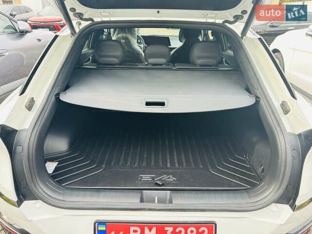Белый Киа EV6, объемом двигателя 1.99 л и пробегом 11 тыс. км за 34999 $, фото 19 на Automoto.ua