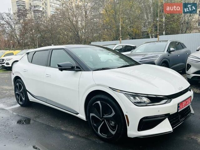 Белый Киа EV6, объемом двигателя 1.99 л и пробегом 11 тыс. км за 34999 $, фото 9 на Automoto.ua