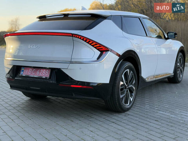Білий Кіа EV6, об'ємом двигуна 0 л та пробігом 20 тис. км за 26500 $, фото 2 на Automoto.ua