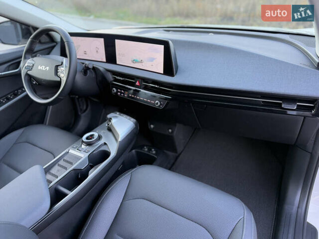 Білий Кіа EV6, об'ємом двигуна 0 л та пробігом 20 тис. км за 26500 $, фото 27 на Automoto.ua
