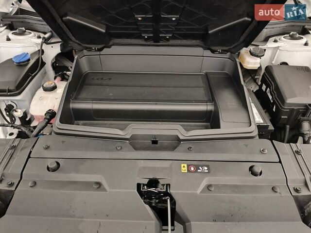 Белый Киа EV6, объемом двигателя 0 л и пробегом 4 тыс. км за 28900 $, фото 16 на Automoto.ua