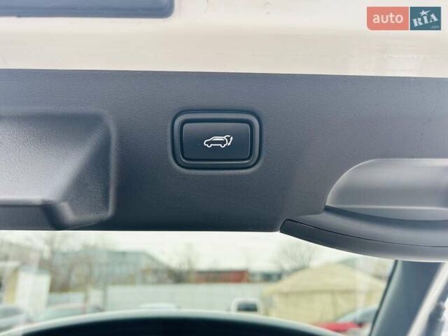 Белый Киа EV6, объемом двигателя 1.99 л и пробегом 11 тыс. км за 34999 $, фото 18 на Automoto.ua