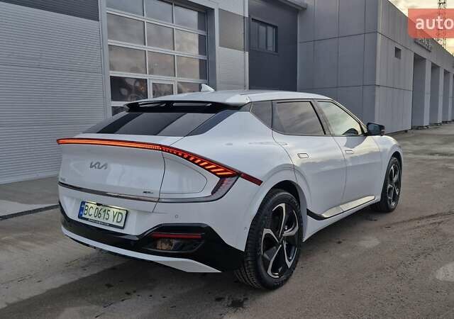Белый Киа EV6, объемом двигателя 0 л и пробегом 1 тыс. км за 41000 $, фото 4 на Automoto.ua