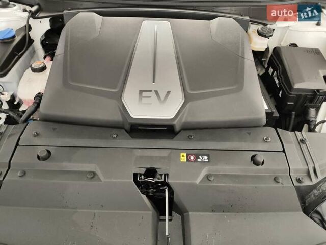 Белый Киа EV6, объемом двигателя 0 л и пробегом 4 тыс. км за 28900 $, фото 15 на Automoto.ua
