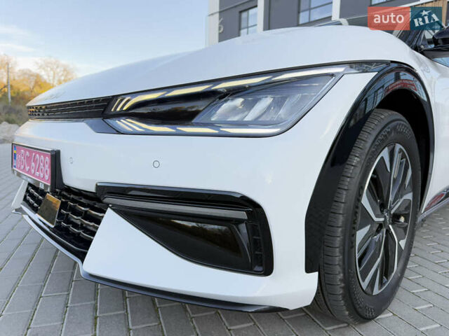 Білий Кіа EV6, об'ємом двигуна 0 л та пробігом 20 тис. км за 26500 $, фото 7 на Automoto.ua